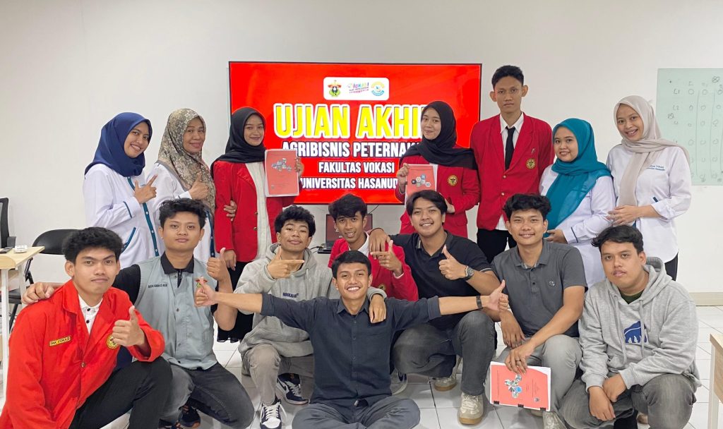 Ujian Akhir Mahasiswa Vokasi UNHAS Soroti Inovasi Bisnis Peternakan Berbasis Lokal